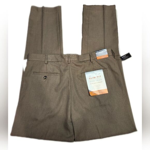 Van Heusen NWT Traveler Slim Fit taupe men's dress pants, 36x34 - Picture 3 of 10
